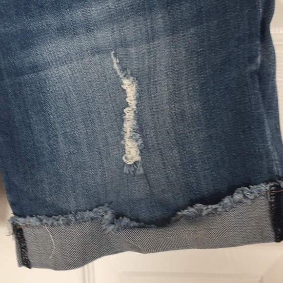 Catherine Short by Kut - distressed jean Short - Picture 4 of 5